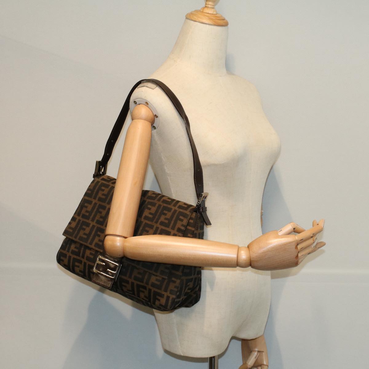 FENDI Zucca Canvas Mamma Baguette Shoulder Bag Brown 211126325 009 ki3771