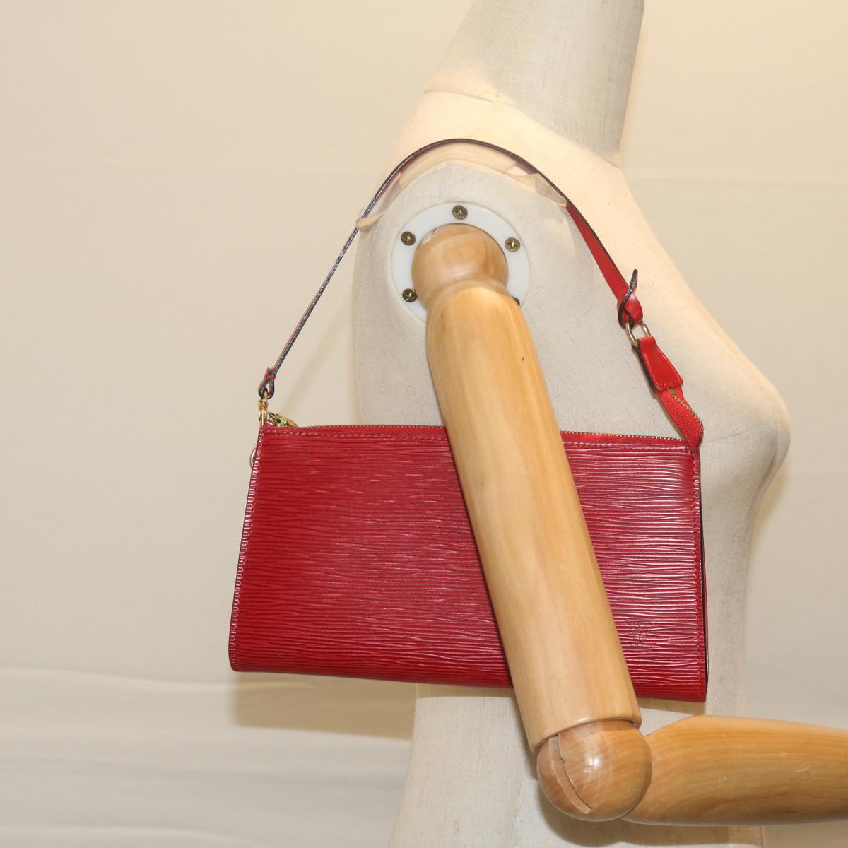 LOUIS VUITTON Epi Pochette Accessoires Accessory Pouch Red M52987 ki4031