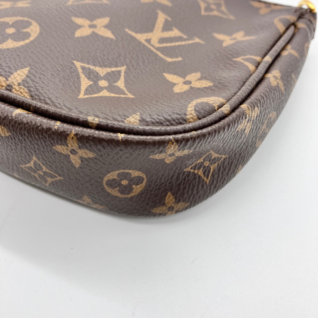 LOUIS VUITTON Multi Pochette