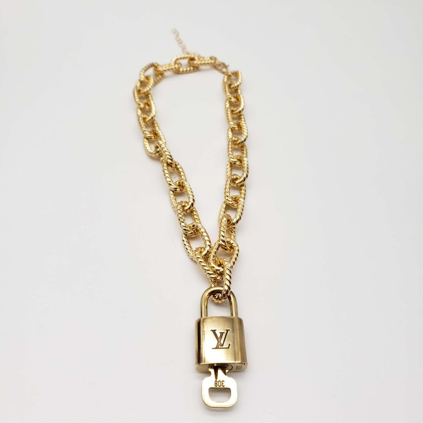 100%  Louis Vuitton Lock and Key with Unbranded Chain Necklace