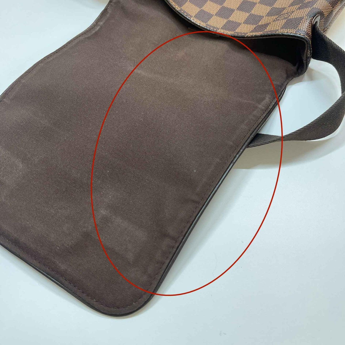 Men's Damier Ebene Brooklyn Pm Messenger Bag Brown