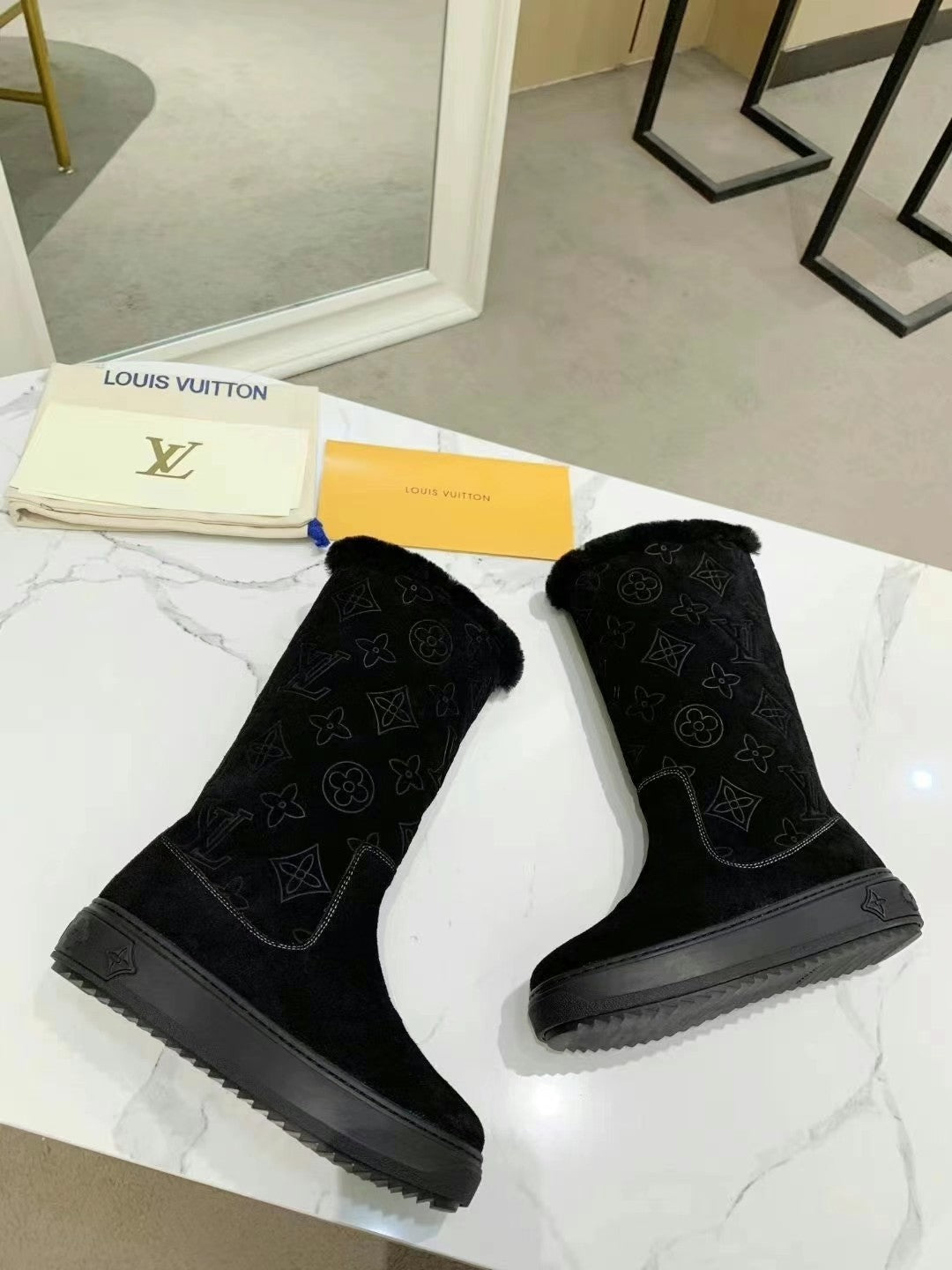 LV SUEDE GLMNOGRAM BOOTS BLACK