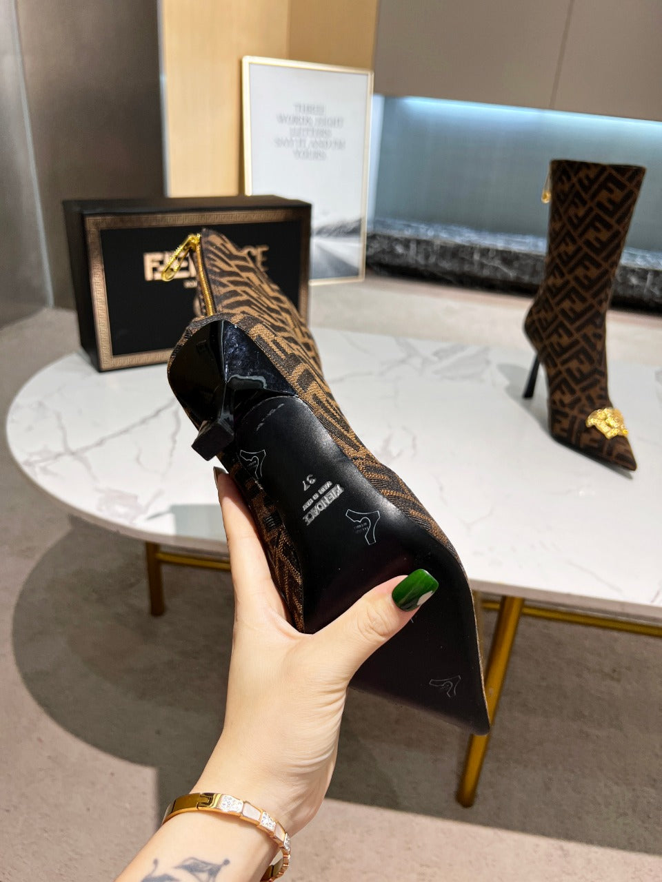 Luxury Shoes - FED - 395