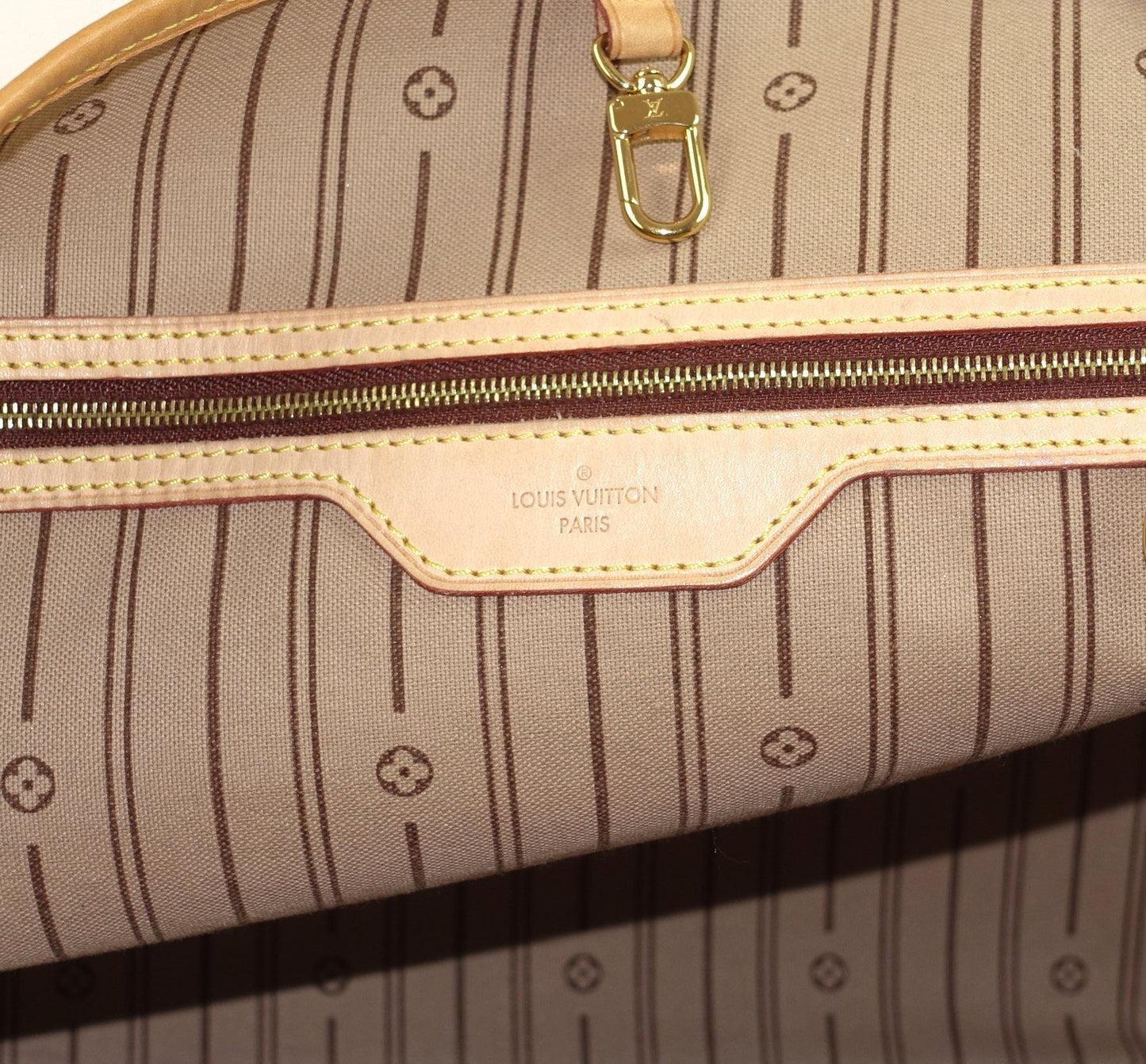 Louis Vuitto Delightful MM Monogram Canvas Shoulder Bag