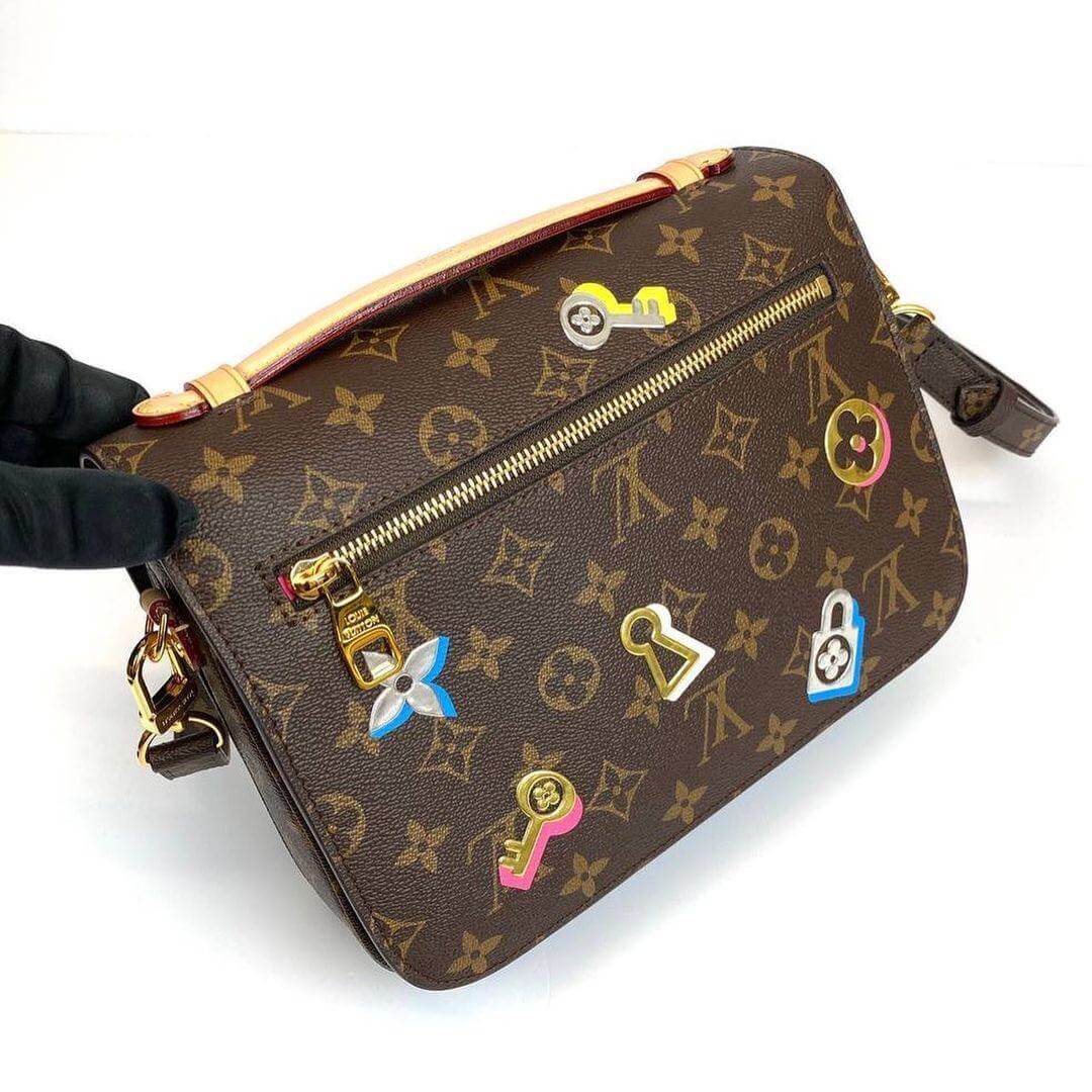 Monogram Pochette Metis Messenger Bag Love Lock