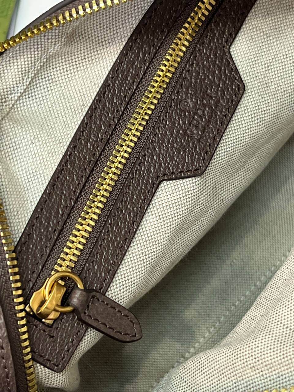 Messenger bag with jumbo GG
