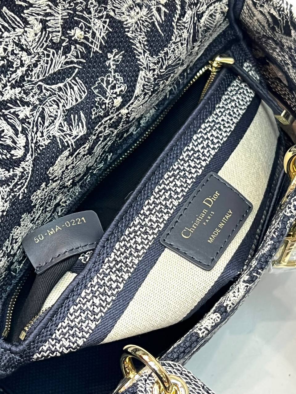 MEDIUM LADY D-LITE BAG Blue Toile de Jouy Embroidery
