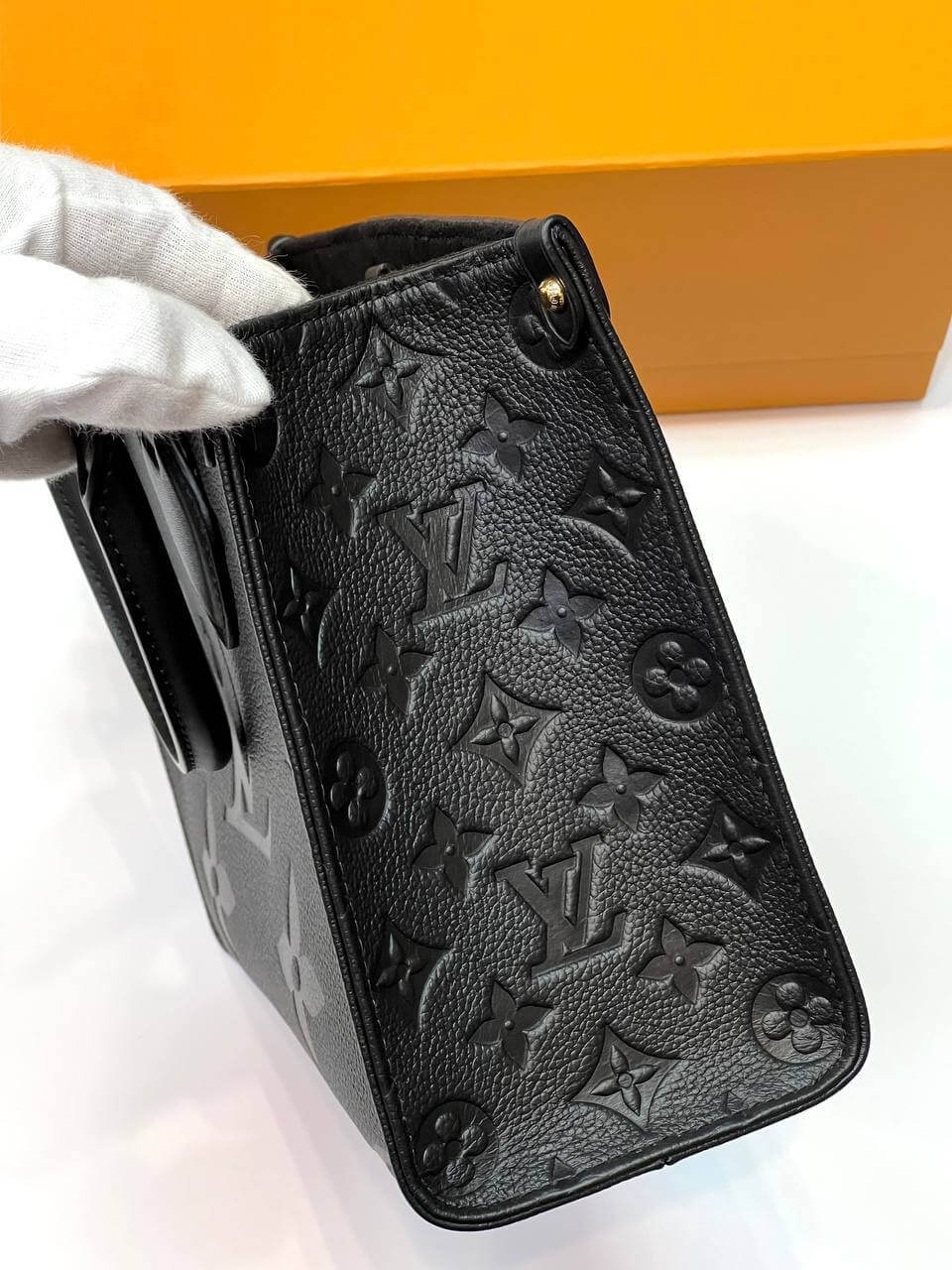 Louis Vuitton ONTHEGO PM black