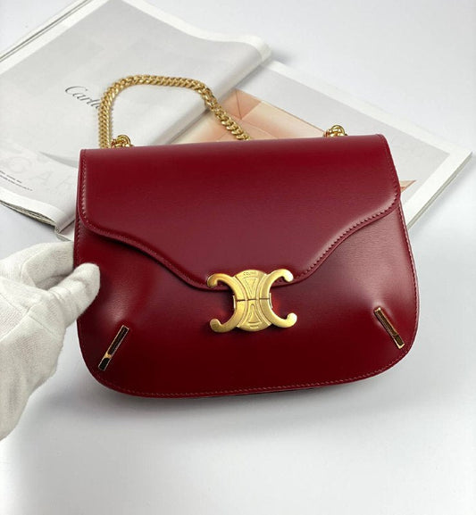 CELINE BAGS CHAIN BESACE TRIOMPHE IN SHINY CALFSKIN CARMIN