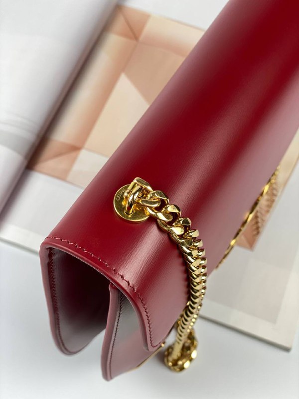 CELINE BAGS CHAIN BESACE TRIOMPHE IN SHINY CALFSKIN CARMIN