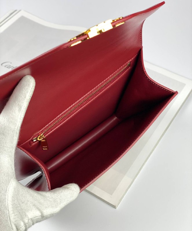 CELINE BAGS CHAIN BESACE TRIOMPHE IN SHINY CALFSKIN CARMIN
