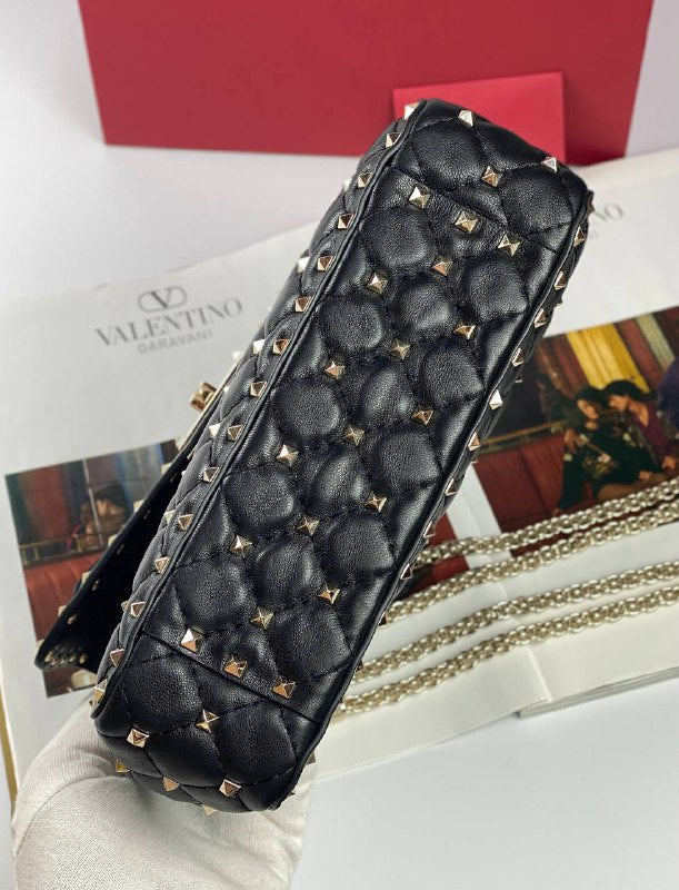 MEDIUM ROCKSTUD SPIKE NAPPA LEATHER BAG black