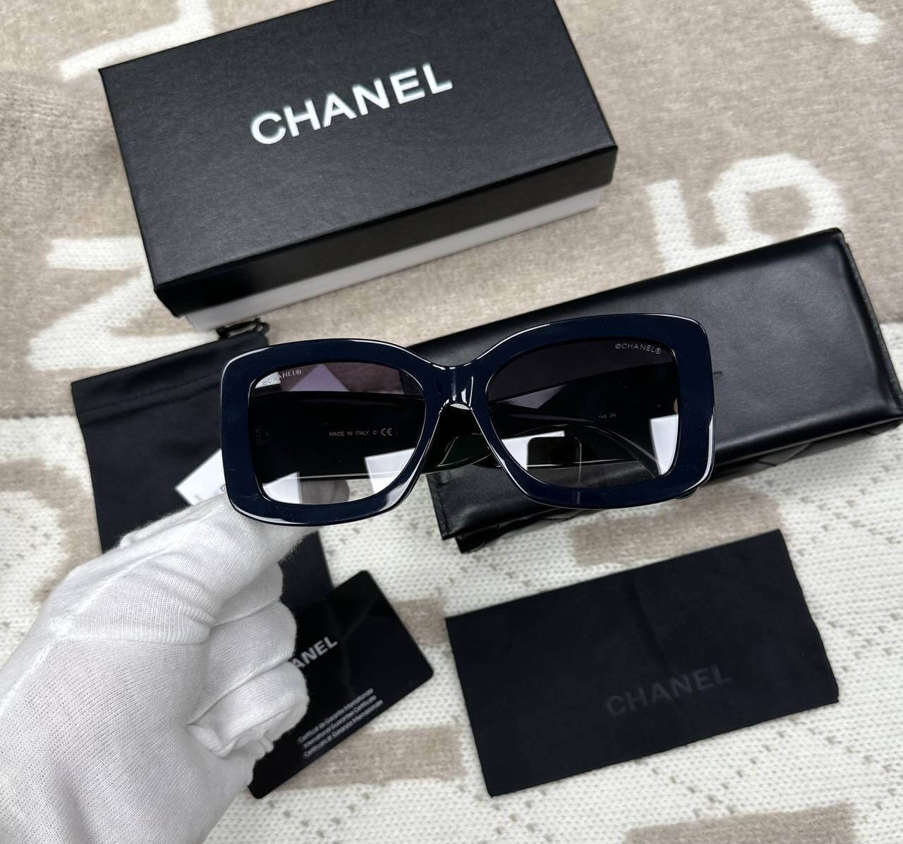 RECTANGLE SUNGLASSES black
