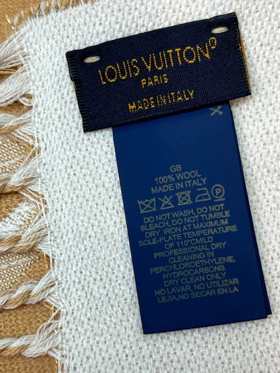 LV ESSENTIAL SHINE SCARF