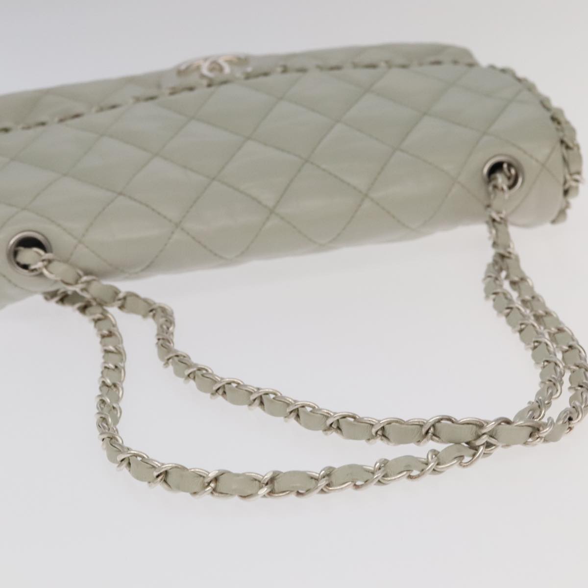 CHANEL Matelasse Chain Shoulder Bag Leather White Silver CC PP083