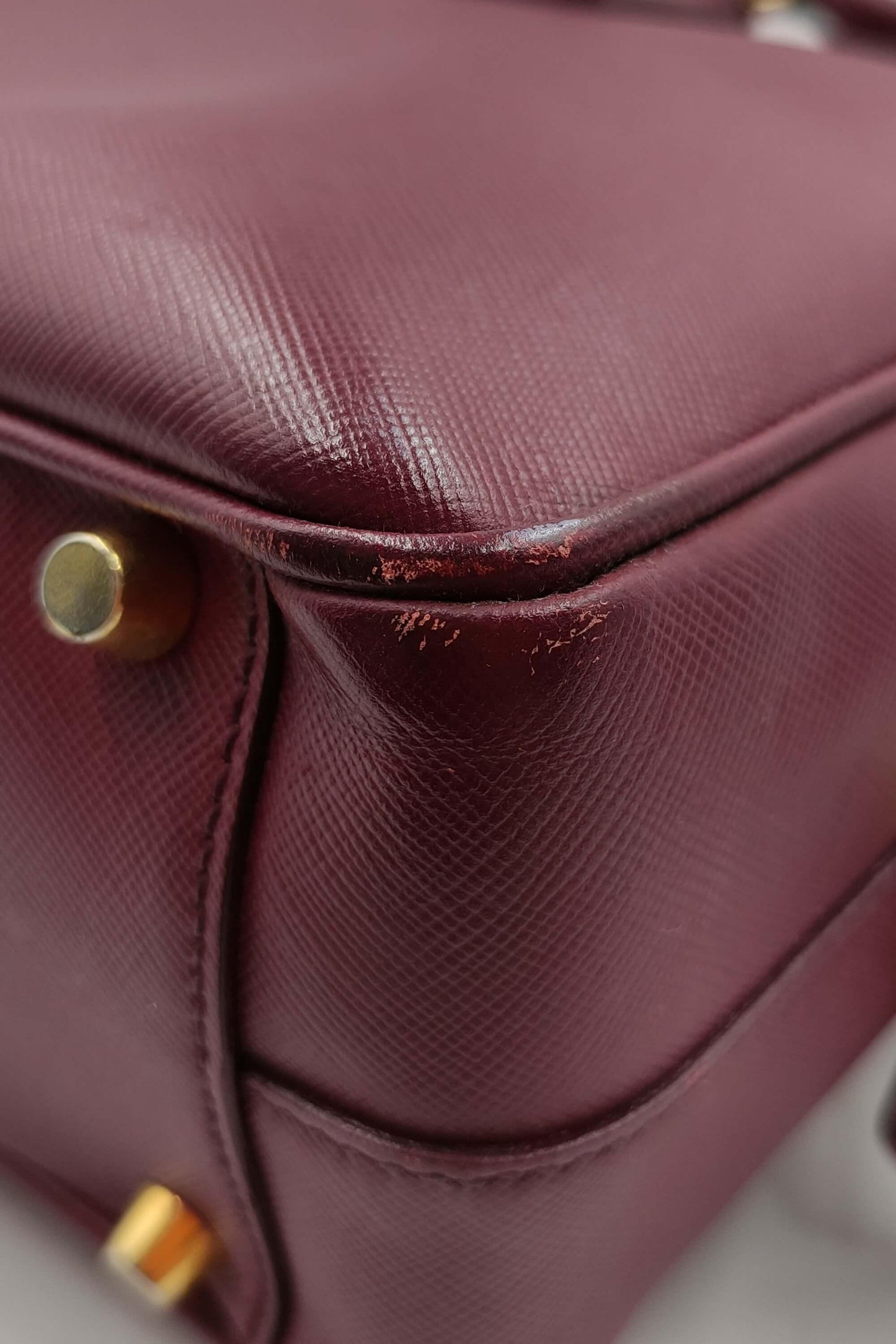 Saffiano Lux Top Handle Bauletto Cerise