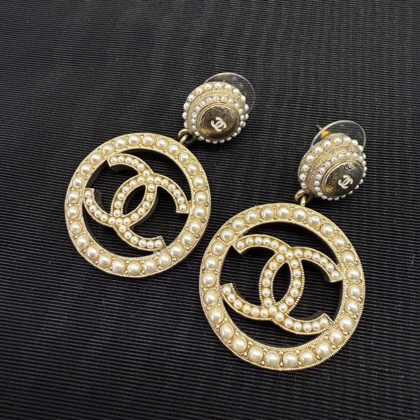 Chanel Coco Pearl Gold Post Earrings Medium