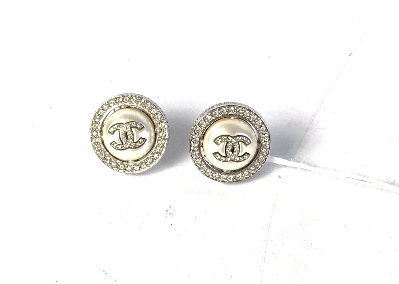 Chanel White Pearl Crystal Logo Round Earrings