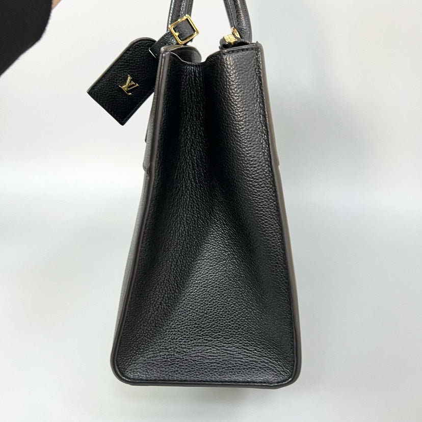 Louis Vuitton City Streamer Medium Black Handbag