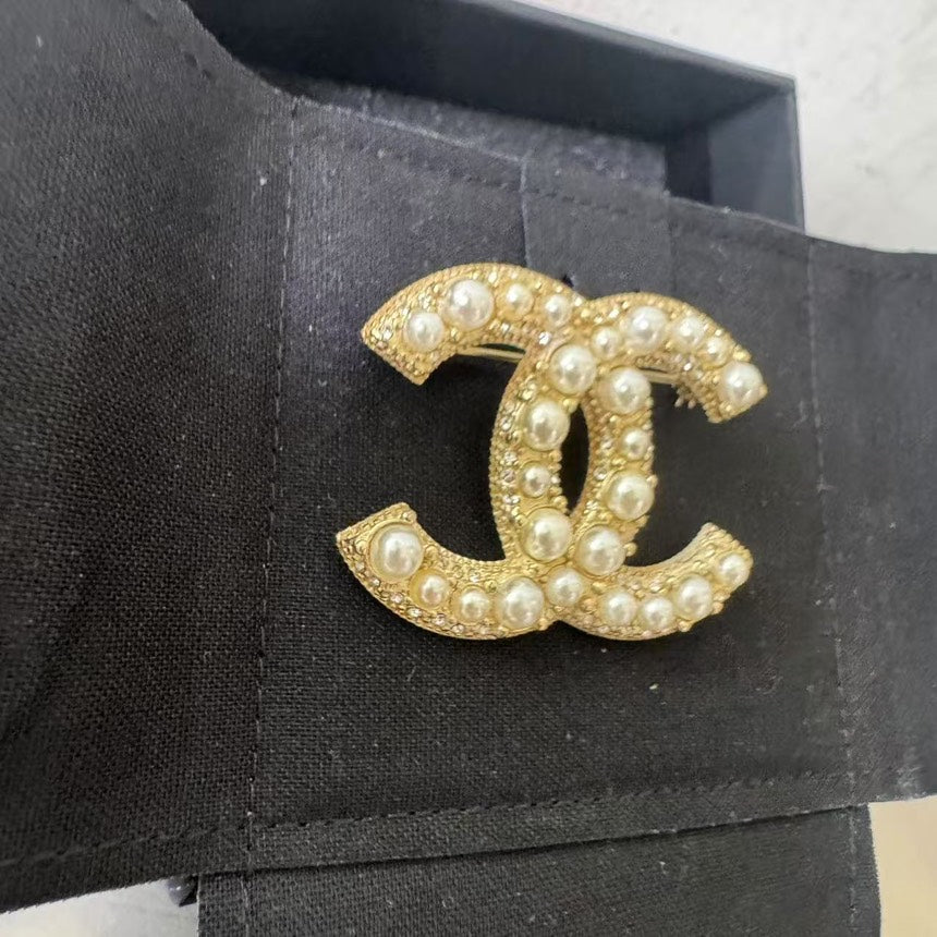 Chanel Gold Pearl CC Logo Brooch Small Size
