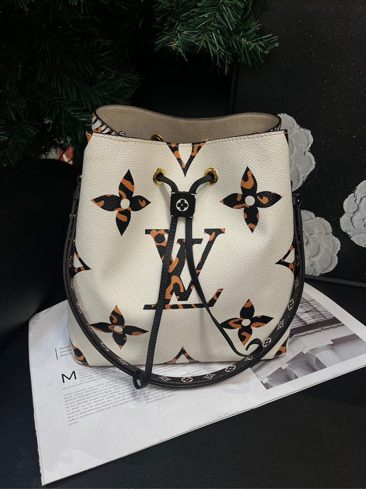 Lv Zebra Pattern Jungle Limited Edition Bucket Shoulder Bag White