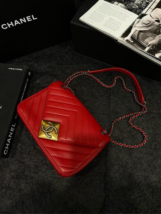 ÃƒÂ¢Ã…Â¡Ã‚Â¡ÃƒÂ¯Ã‚Â¸Ã‚ÂFLASH SALEÃƒÂ¢Ã…Â¡Ã‚Â¡ÃƒÂ¯Ã‚Â¸Ã‚ÂChanel Limited Classical Flap Bag with Golden hardware Calfskin
