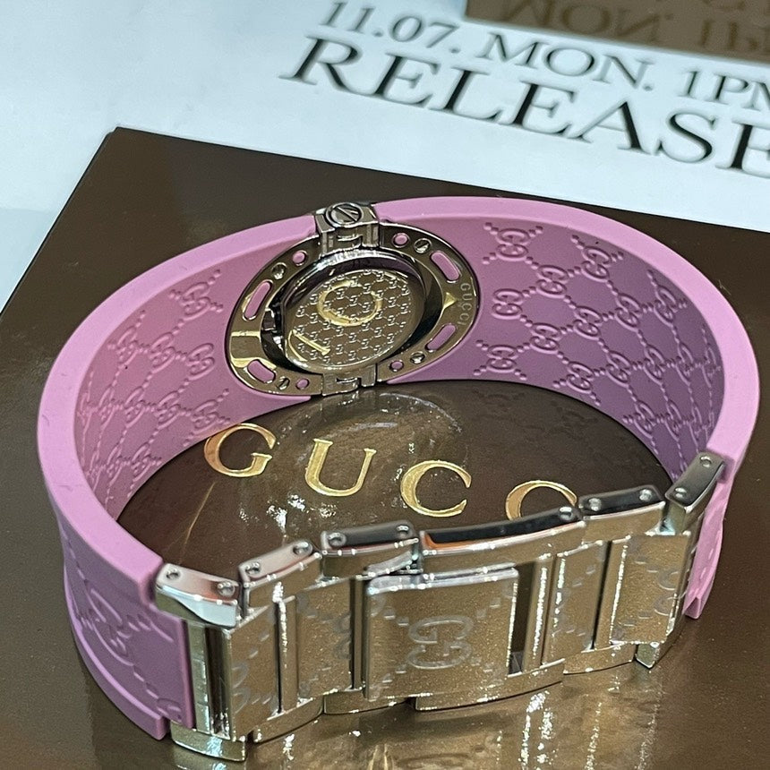 Gucci Pink Leather Quartz Watch Small