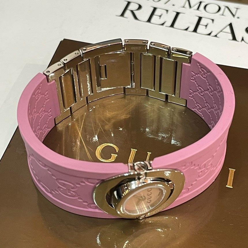Gucci Pink Leather Quartz Watch Small