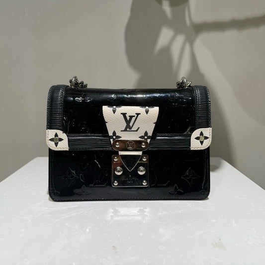 Louis Vuitton Black Patent Epi Leather Crossbody Bag Medium