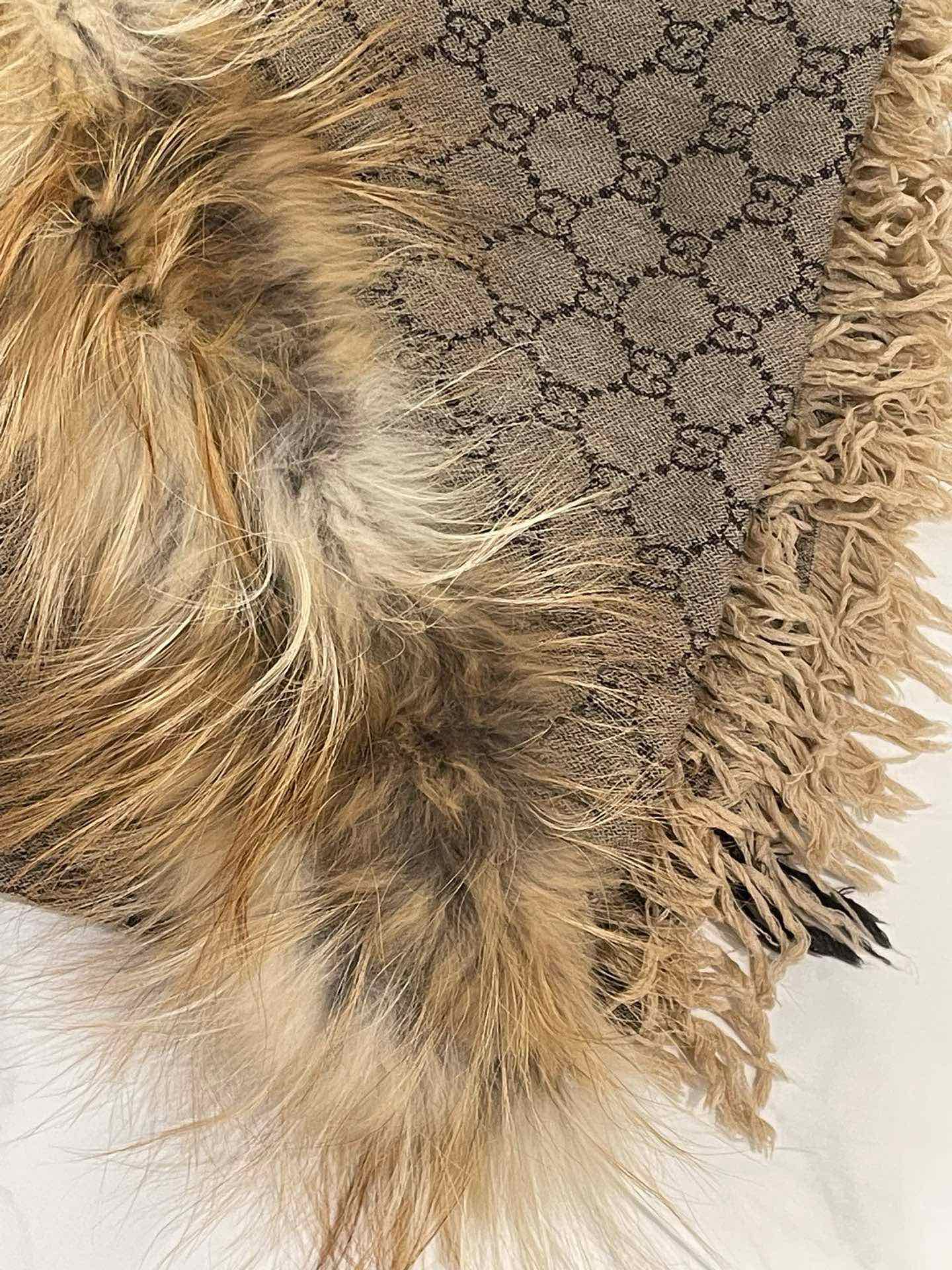Gucci Brown Fox Fur Scarf 115x125cm Style 13400