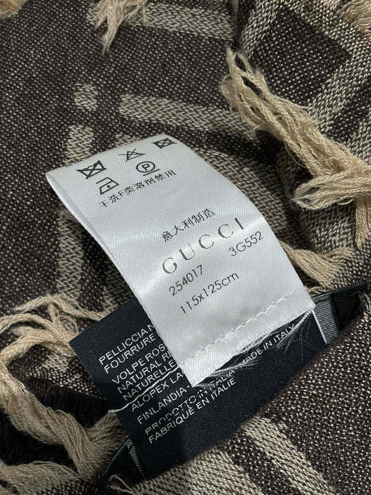 Gucci Brown Fox Fur Scarf 115x125cm Style 13400