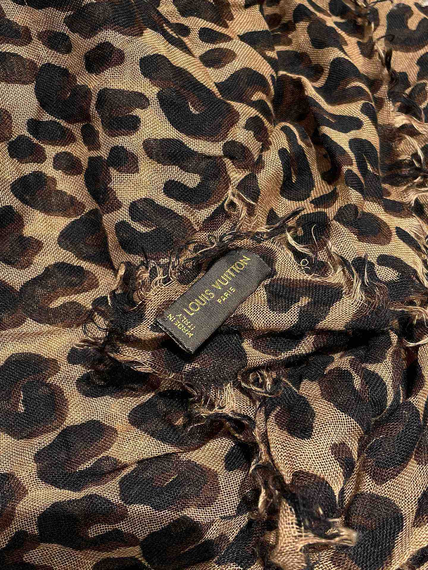 Louis Vuitton Leopard Print Silk Cashmere Scarf 180x130cm