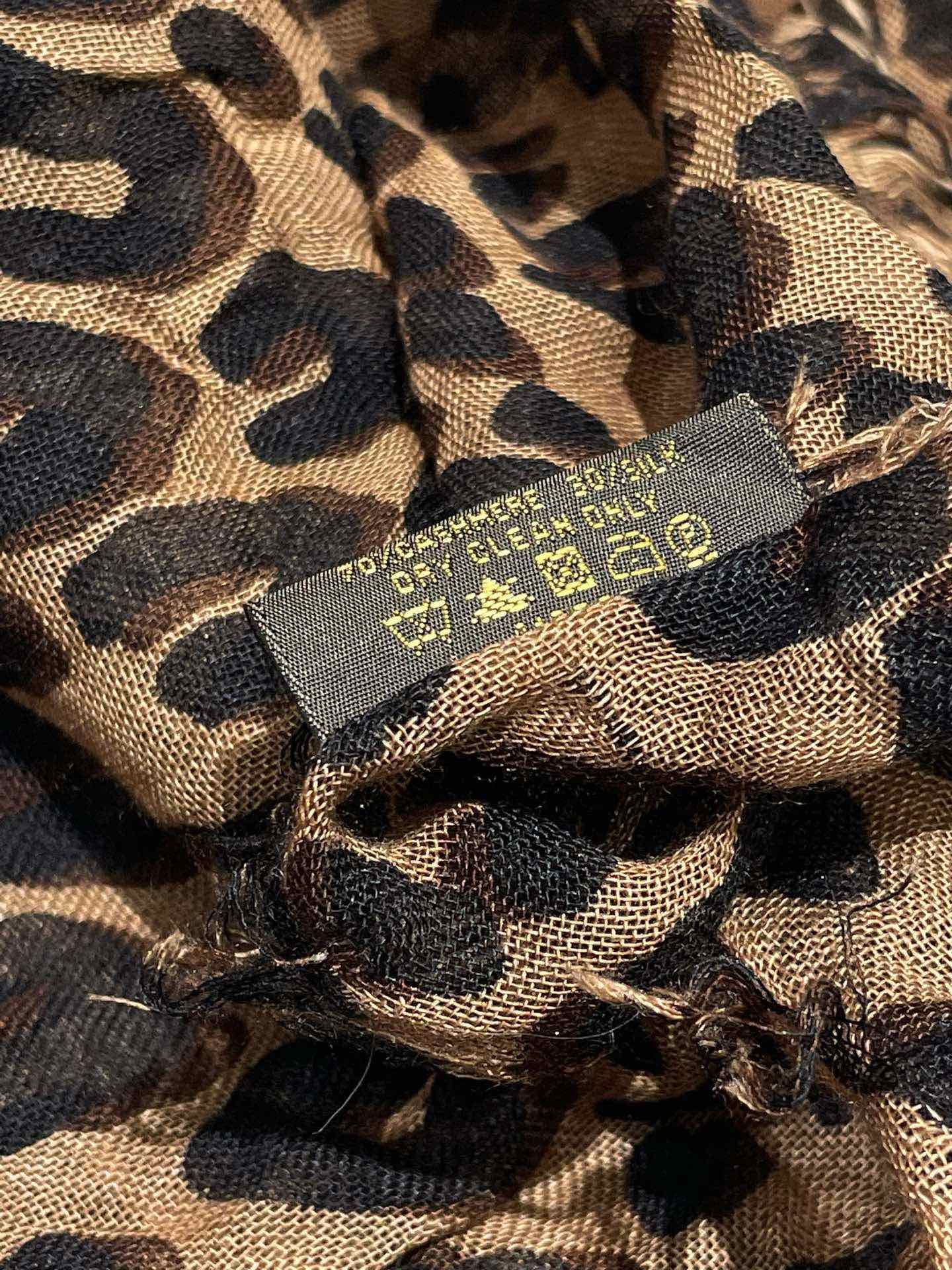 Louis Vuitton Leopard Print Silk Cashmere Scarf 180x130cm