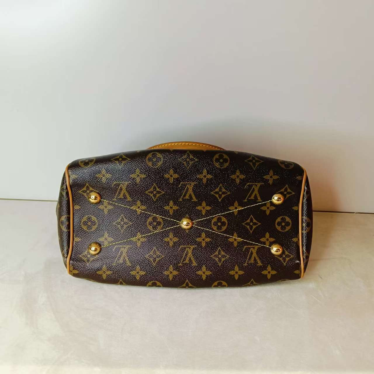 Louis Vuitton Tivoli Monogram Canvas Tote Bag