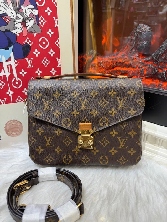 Louis Vuitton MÃƒÆ’Ã‚Â©tis Monogram Crossbody Bag Brown