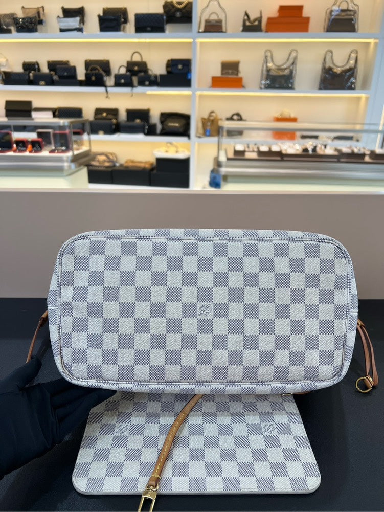 Louis Vuitton Neverfull Damier MM White Tote Bag