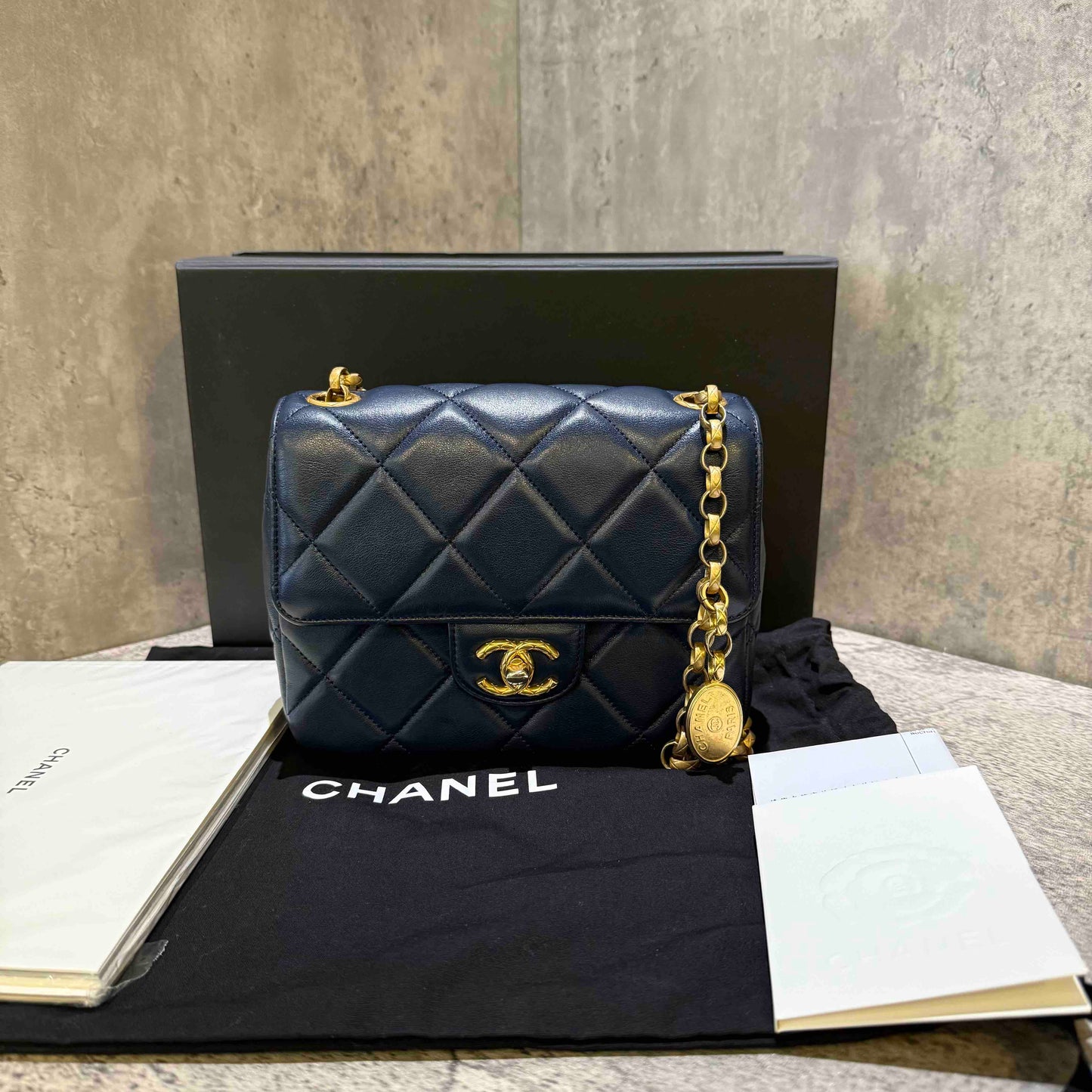 ÃƒÂ°Ã…Â¸Ã¢â‚¬ÂºÃ¢â‚¬â„¢Preloved Chanel flap bag microchip