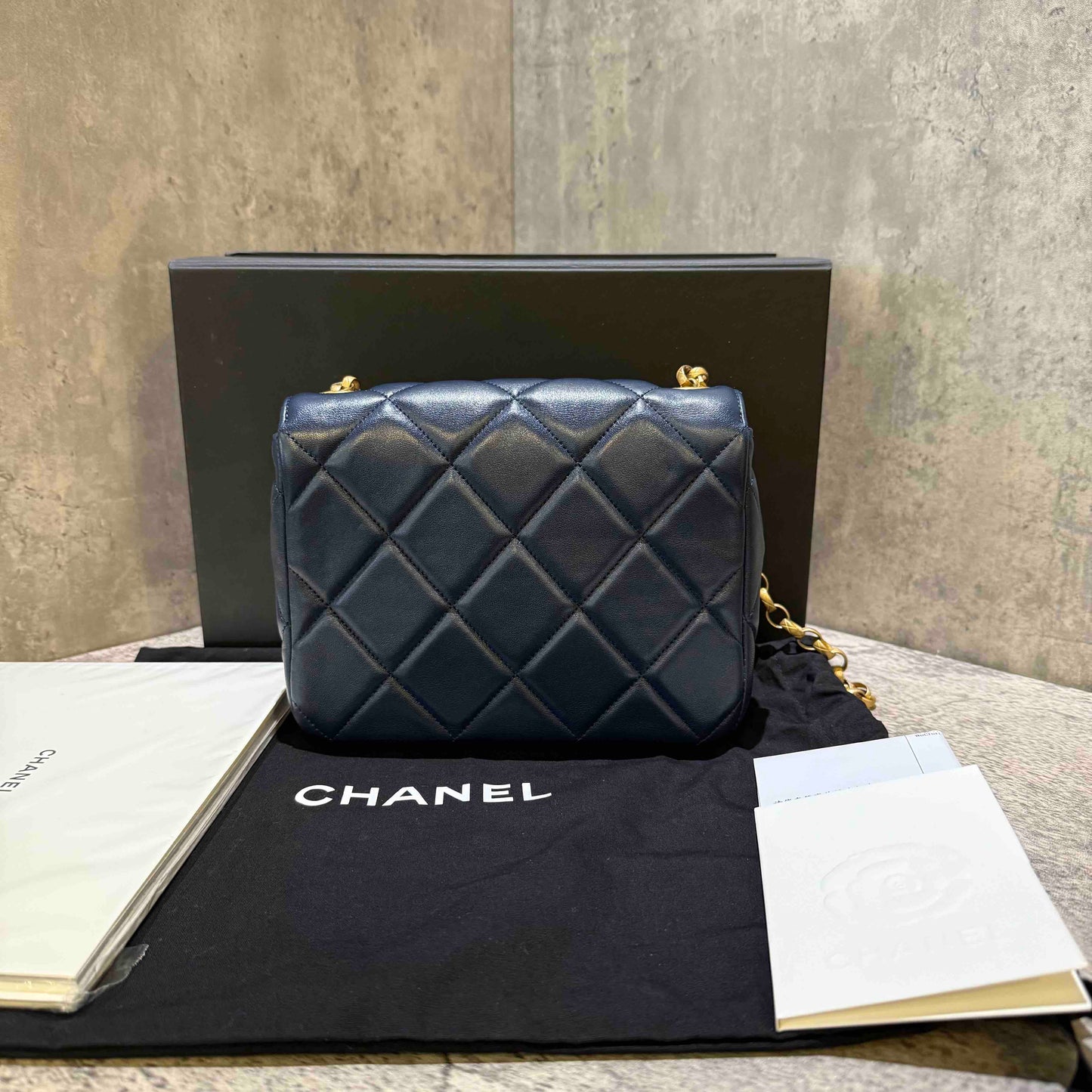 ÃƒÂ°Ã…Â¸Ã¢â‚¬ÂºÃ¢â‚¬â„¢Preloved Chanel flap bag microchip