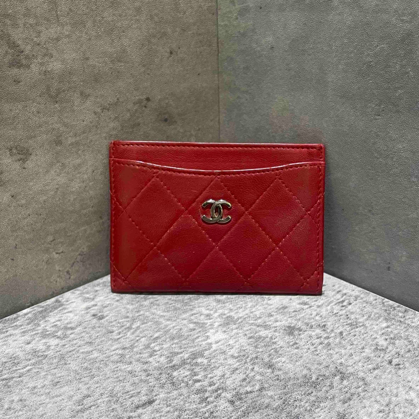ÃƒÂ°Ã…Â¸Ã¢â‚¬ÂºÃ¢â‚¬â„¢Preloved Chanel red cardholder