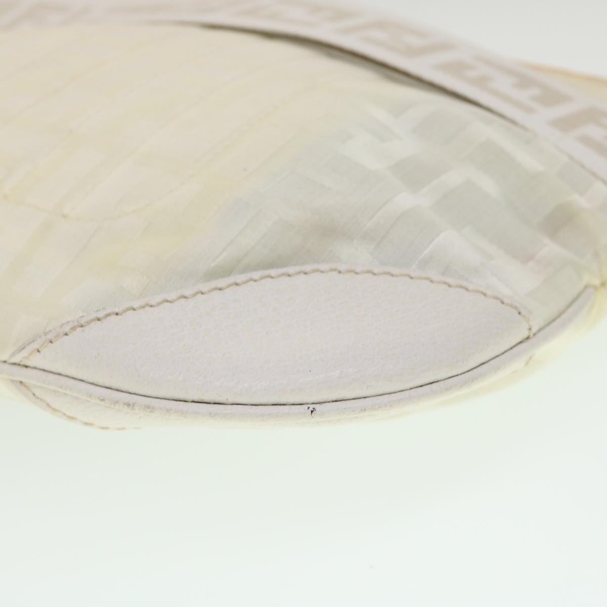FENDI Zucca Canvas Shoulder Bag White rd2256