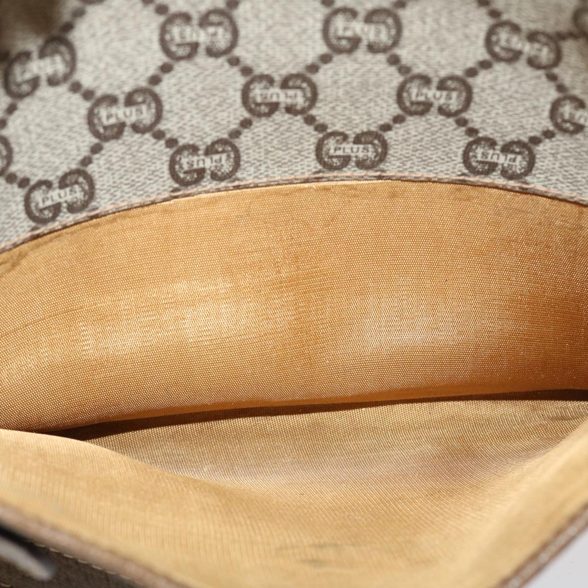 GUCCI GG Plus Canvas Shoulder Bag PVC Leather Beige ro789