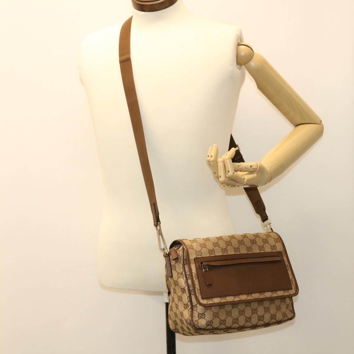 GUCCI GG Canvas Shoulder Bag Beige 28562 ro868