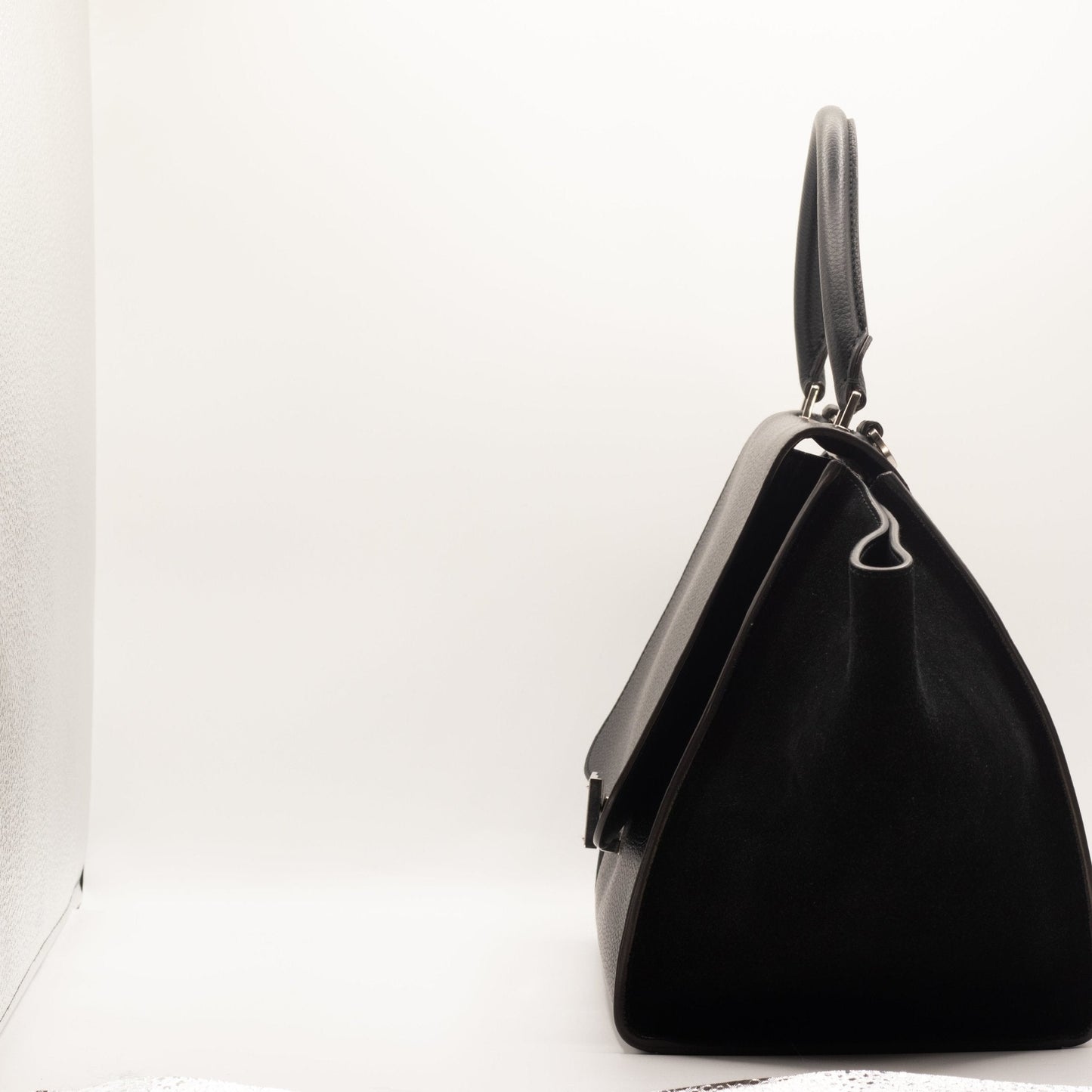 Trapeze Black Leather
