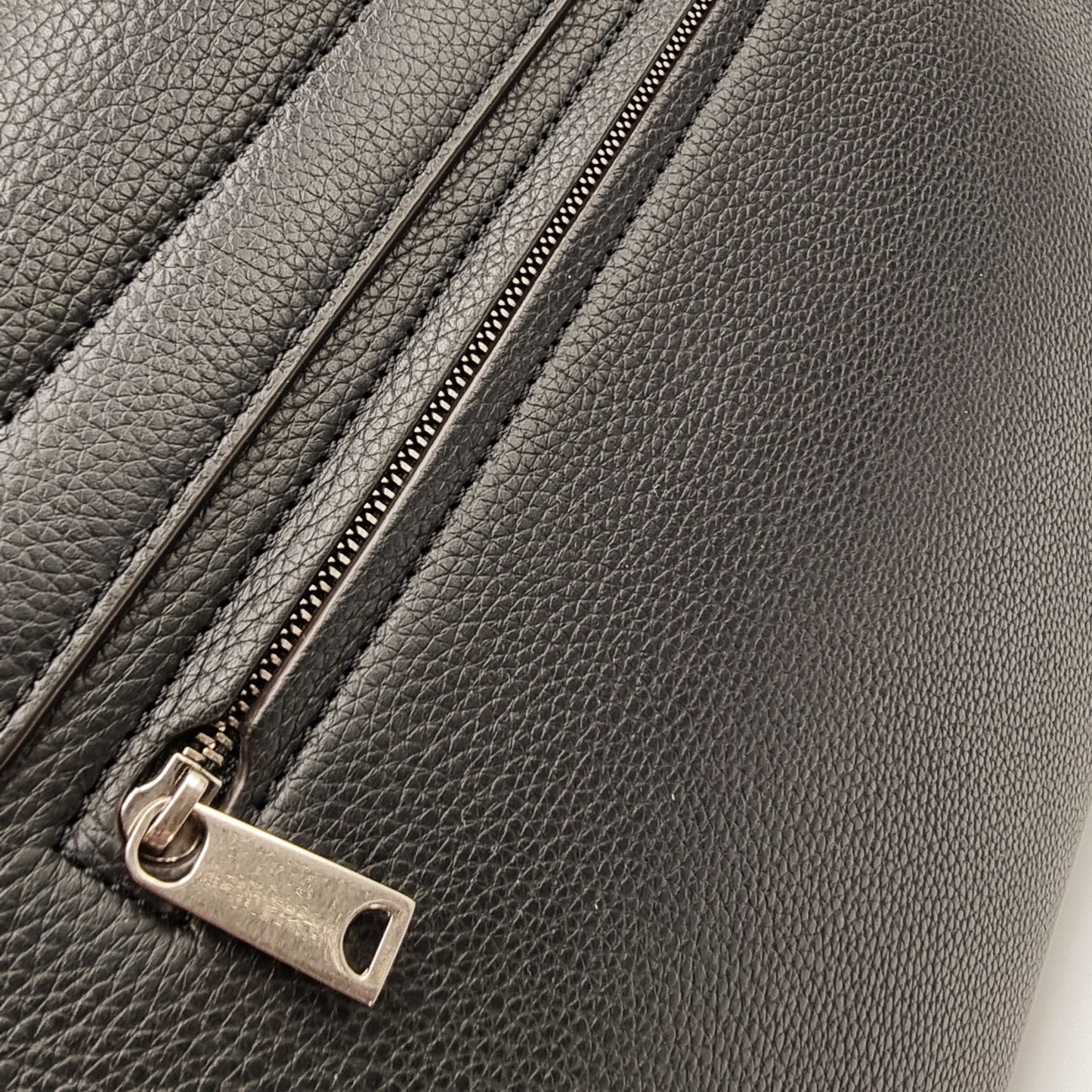 Trapeze Black Leather