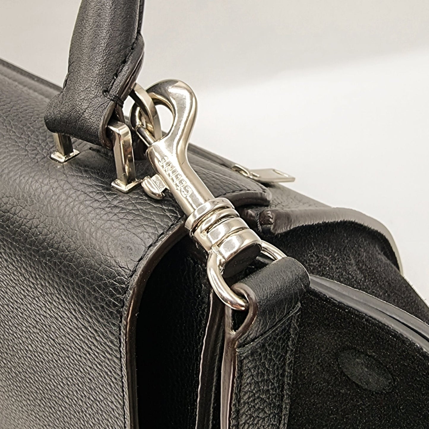 Trapeze Black Leather
