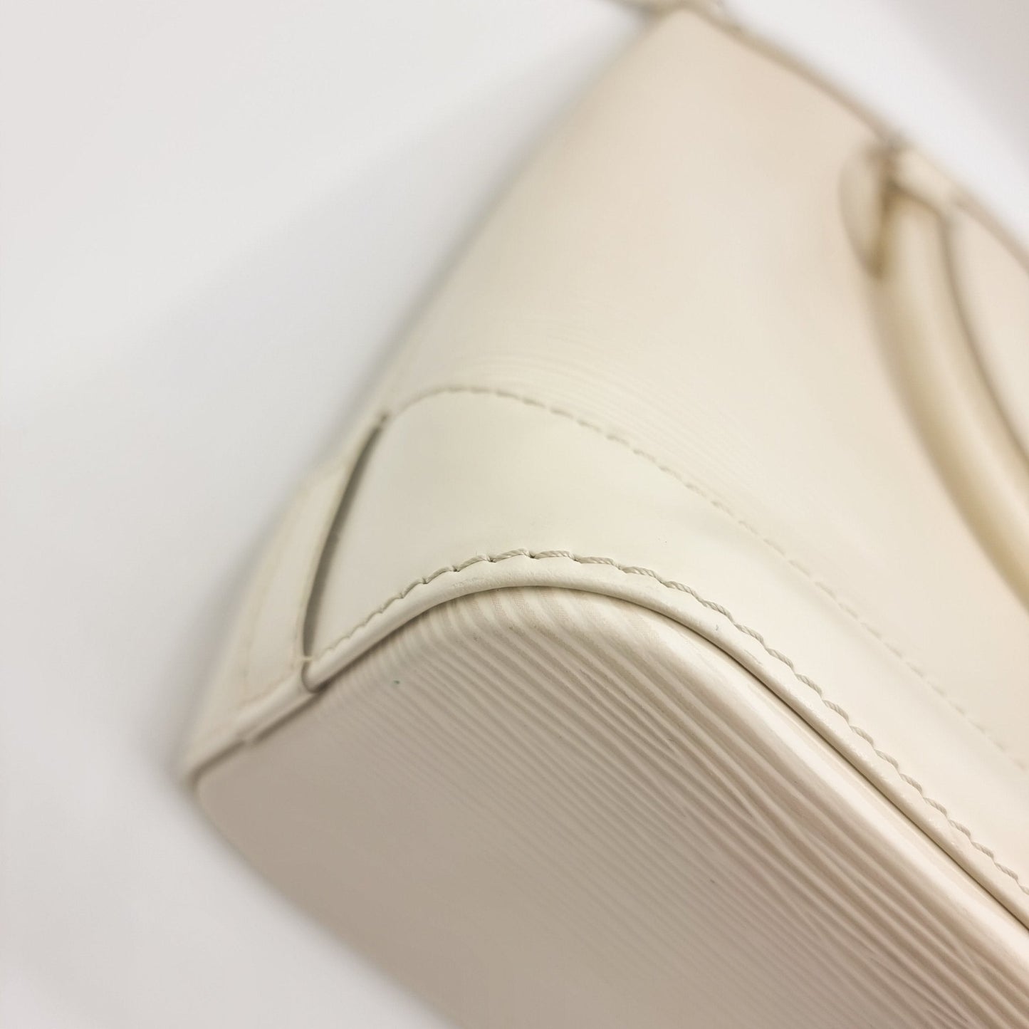 Lockit Epi Ivory Grey Epi Leather