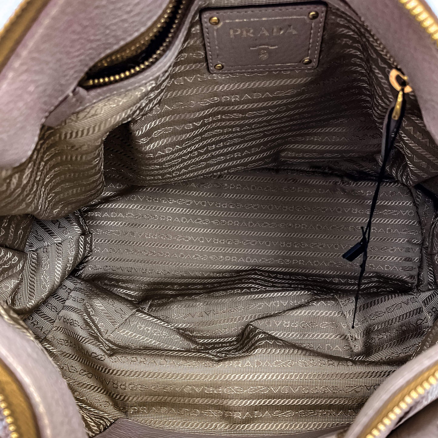 Vitello Daino Shoulder Bag Argilla