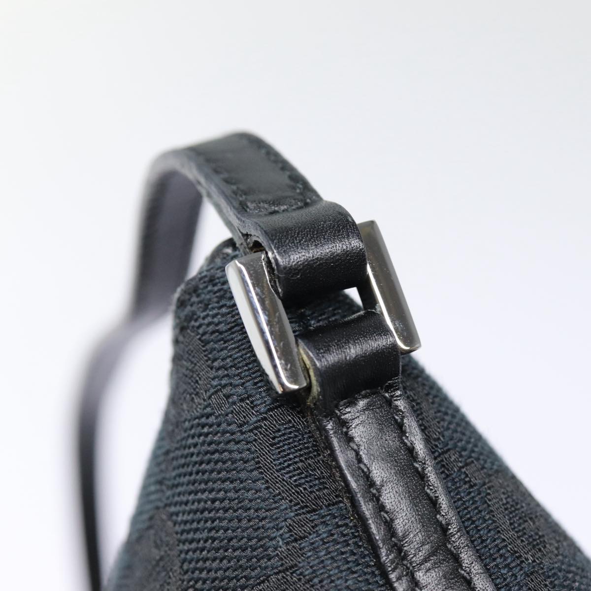 GUCCI GG Canvas hand Pouch Black Silver 07198 tb1126