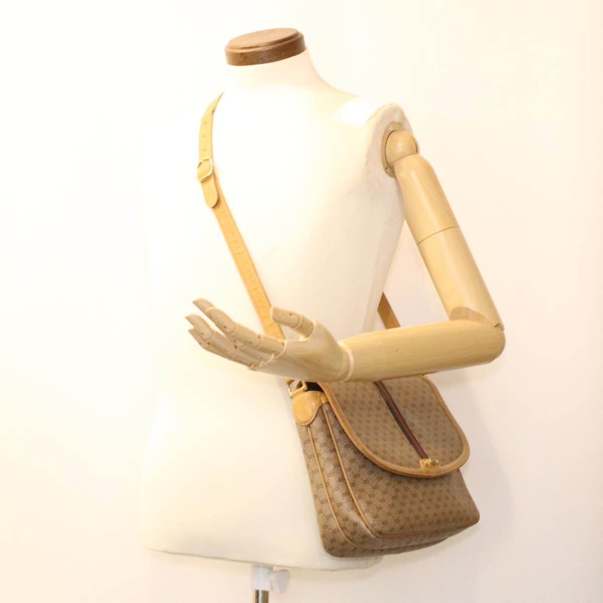 GUCCI Micro GG Canvas Shoulder Bag Beige th3237