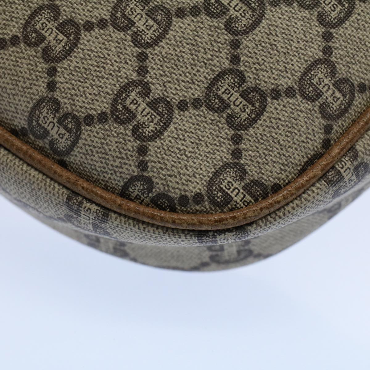 GUCCI GG Plus Canvas Shoulder Bag PVC Leather Beige th4028
